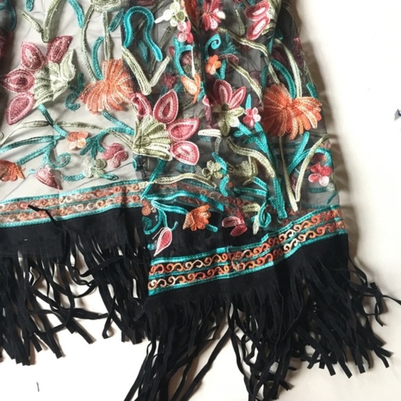 Bohemian Embroidered Duster - Picture 2 of 4